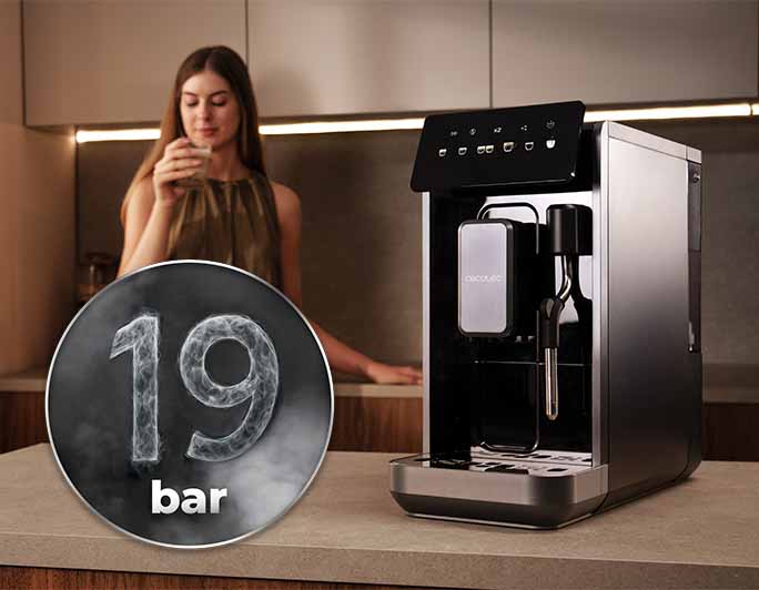 Cafetera superautomática con vaporizador y unidad de procesado de 20g.