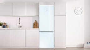Frigorífico combinado, 203 x 60 cm, Cajón ExtraFresh, Iluminación LED, Blanco, 3KFE763WI [Clase de eficiencia energética E]