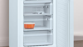 Frigorífico combinado, 203 x 60 cm, Cajón ExtraFresh, Iluminación LED, Blanco, 3KFE763WI [Clase de eficiencia energética E]