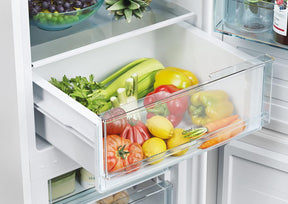 Frigorífico Combi, 55CM, Altura 1,77m, 260L, Low Frost, Función SuperCool, Cajón Verdulero, Control electrónico interno, LED, Puertas Reversibles, 39DB, Clase E, Blanco [Clase de eficiencia energética E]